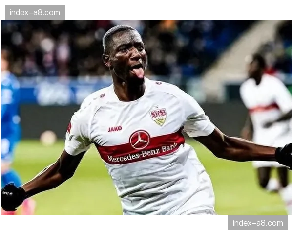 斯图加特1-1门兴格拉德巴赫，吉拉西点射难救主